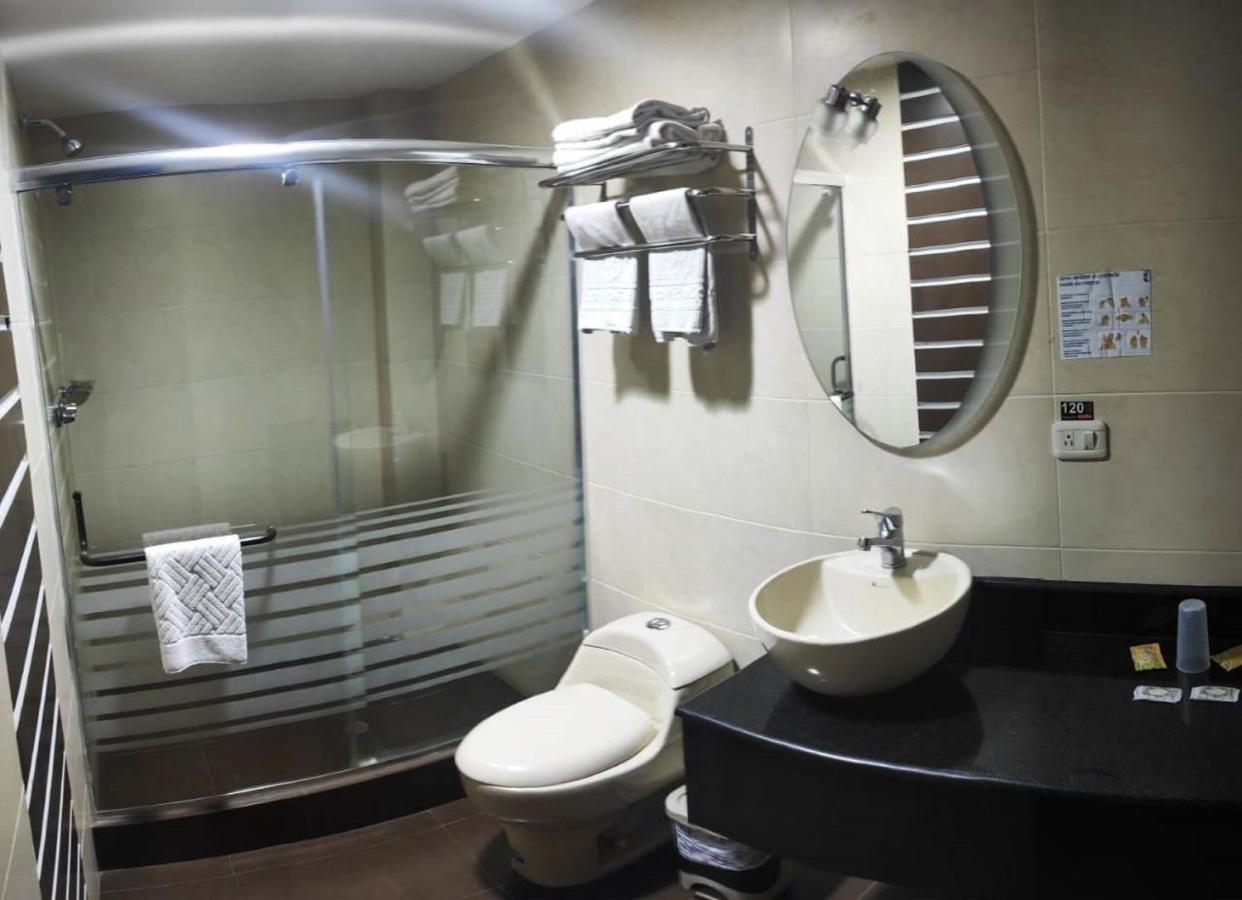 La Kapital Hotel Амбато Экстерьер фото