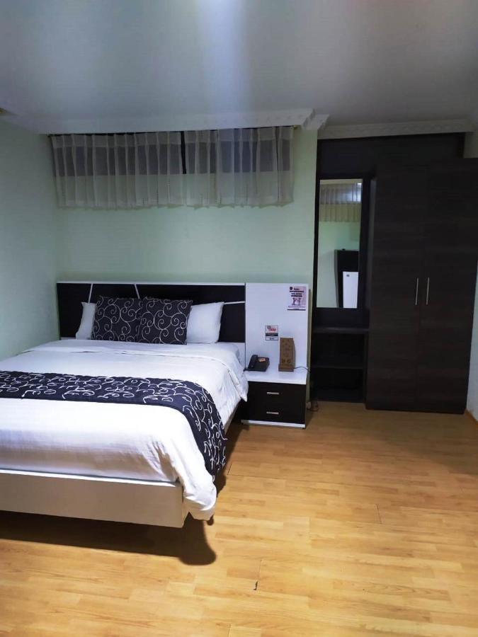 La Kapital Hotel Амбато Экстерьер фото